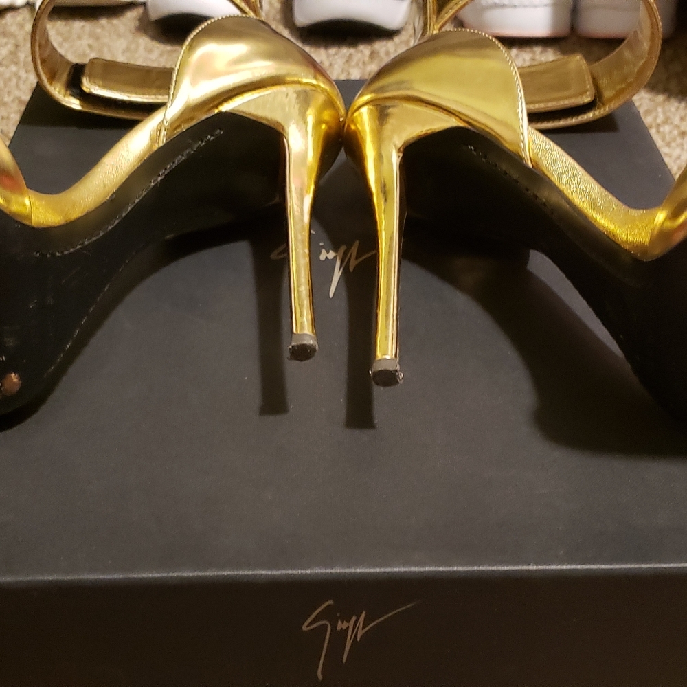 Shoes - Picture 6 of 6